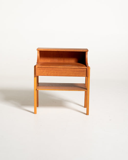 Comodino svedese in teak e faggio di AB Carlström & Co Möbelfabrik, anni ’60