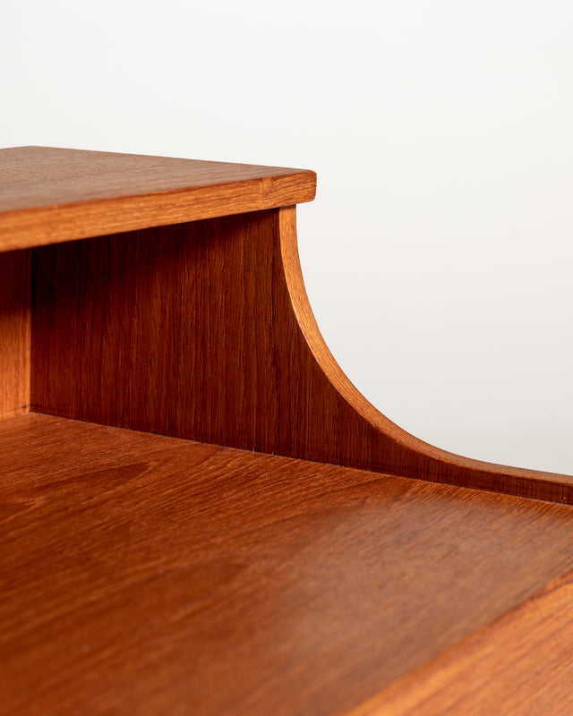 Comodino svedese in teak e faggio di AB Carlström & Co Möbelfabrik, anni ’60