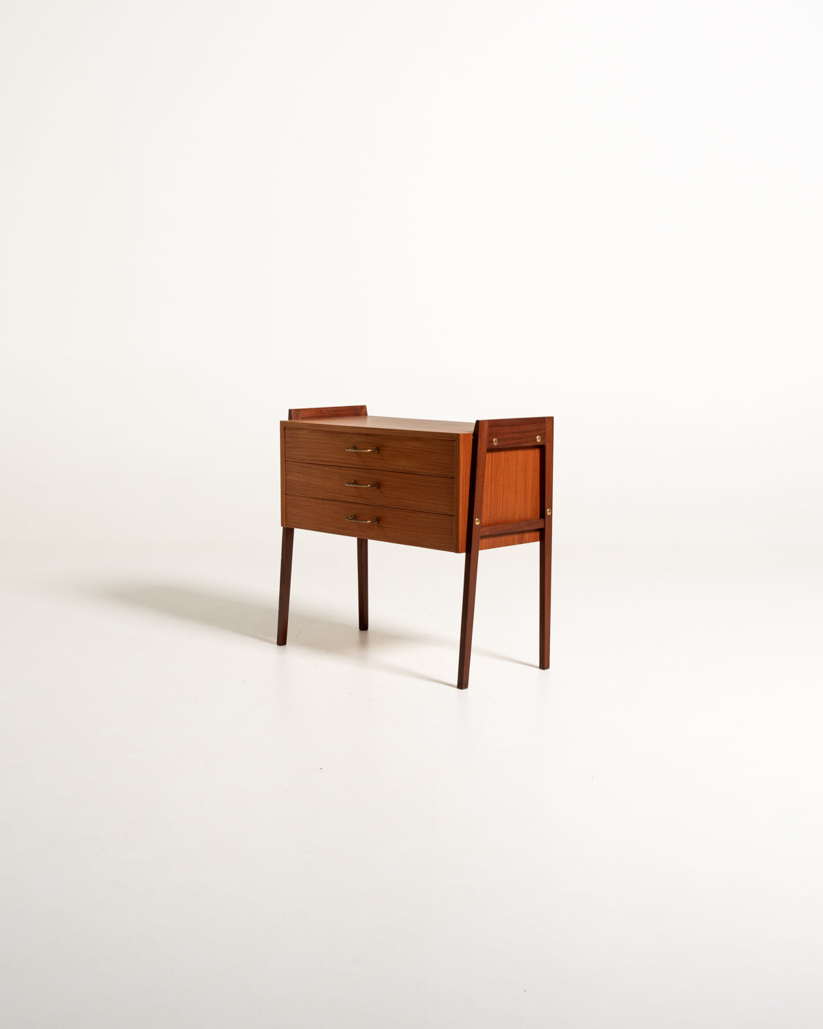 Comodino cassettiera scandinavo in teak