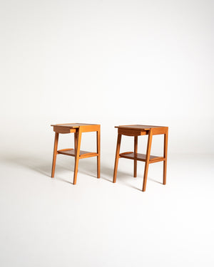 Coppia di comodini in teak con vassoio removibile, Scandinavia, anni ’50/’60