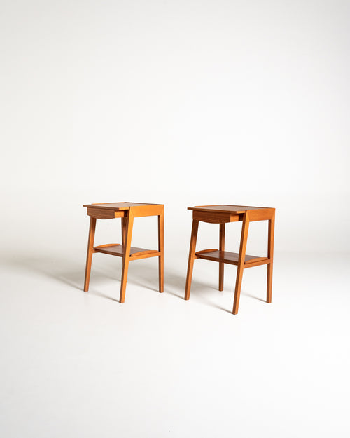 Coppia di comodini in teak con vassoio removibile, Scandinavia, anni ’50/’60
