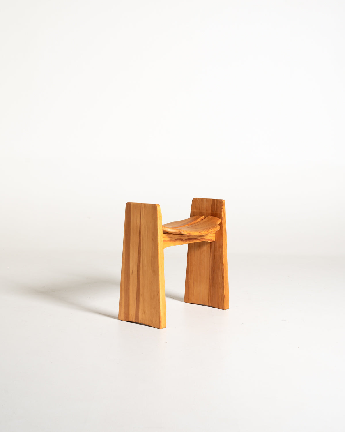 Sgabello “Jonte” in pino di Gilbert Marklund per Furusnickarn AB, Svezia, 1969