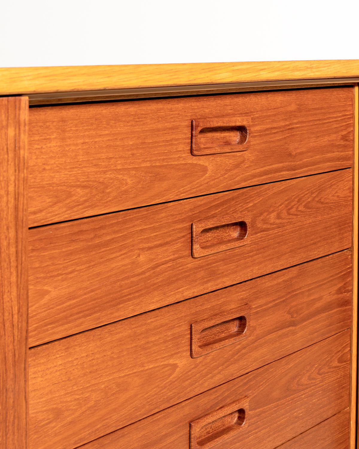 Highboard scandinavo in teak e rovere, anni ’60