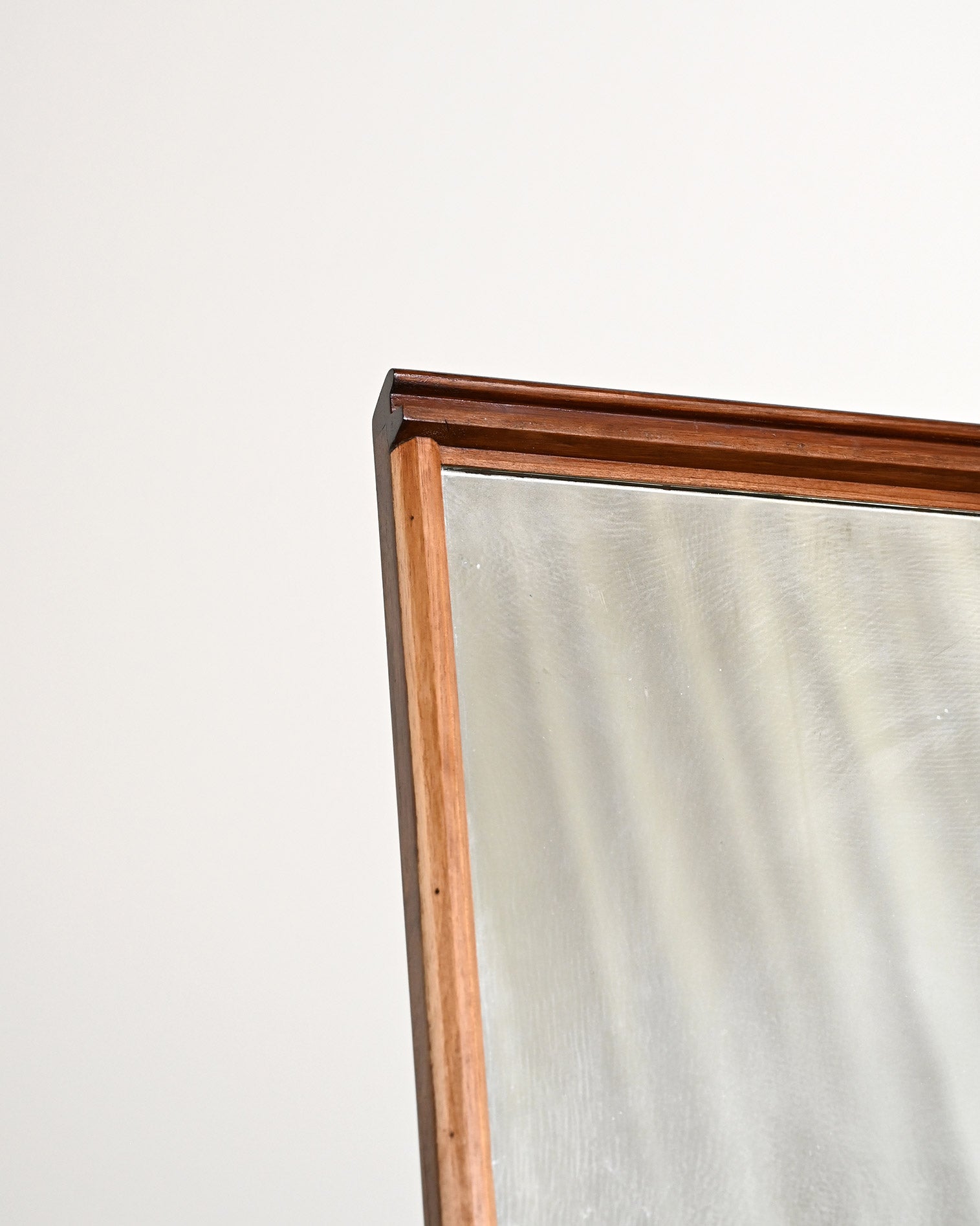 Toeletta vintage in teak con specchio integrato, anni '60