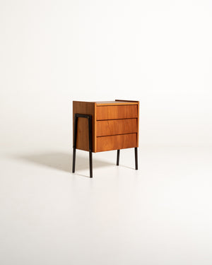 Comodino con cassetti a tegola, in teak e metallo