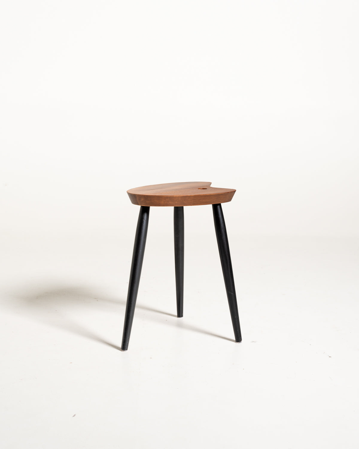 Sgabello con top a tavolozza in teak, Scandinavia, anni ’50