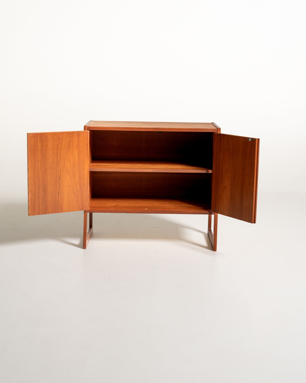 Cabinet “Domino” in teak di Arne Wahl Iversen, Svezia anni ’60