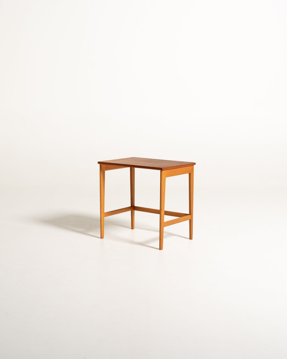 Tavolino svedese in rovere e teak