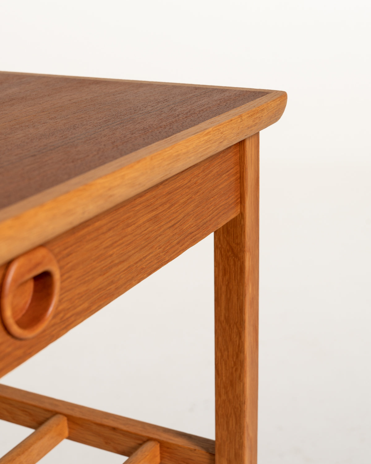 Comodino svedese in rovere e teak