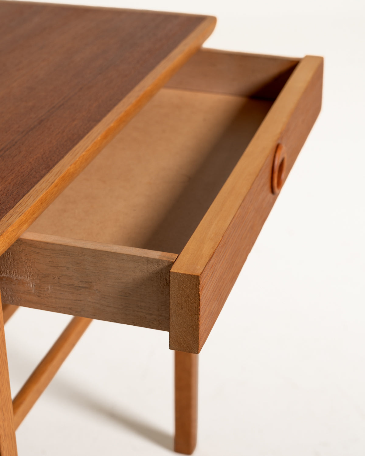 Comodino svedese in rovere e teak