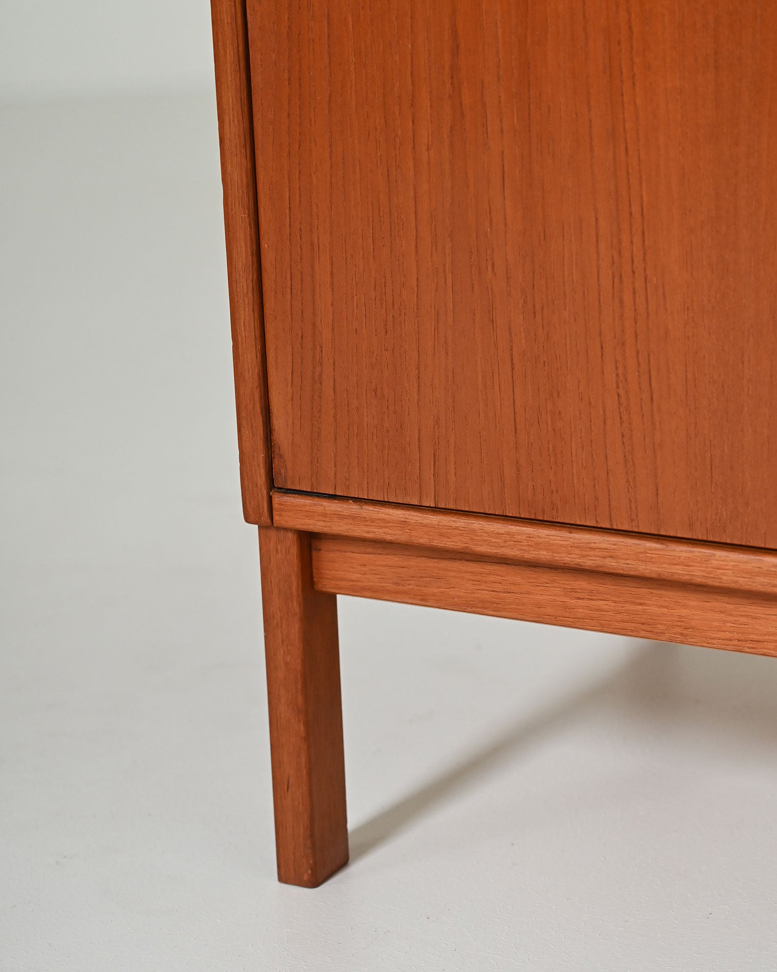 Armadio scandinavo in teak, anni '60