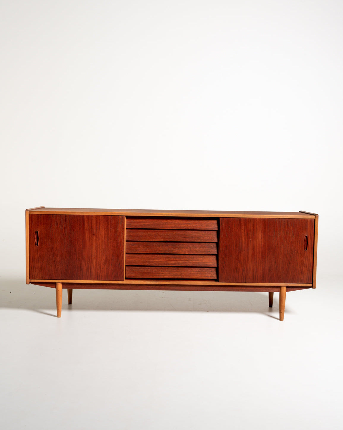 Sideboard “Trio” di Nils Jonsson per Hugo Troeds, anni ’60