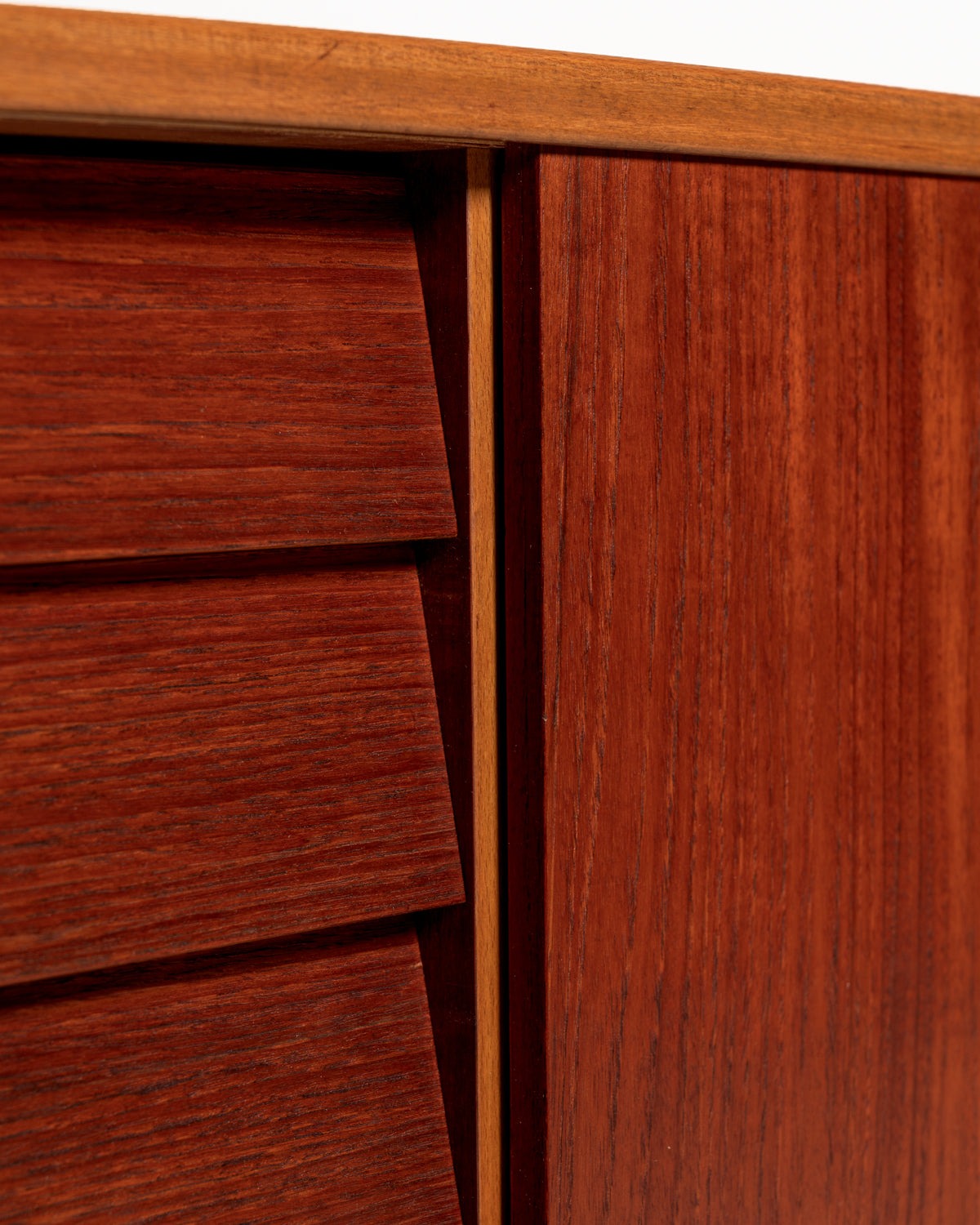 Sideboard “Trio” di Nils Jonsson per Hugo Troeds, anni ’60