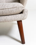 Poltrona “Papa Bear” con poggiapiedi di Hans J. Wegner per A.P. Stolen, Danimarca, anni ’50
