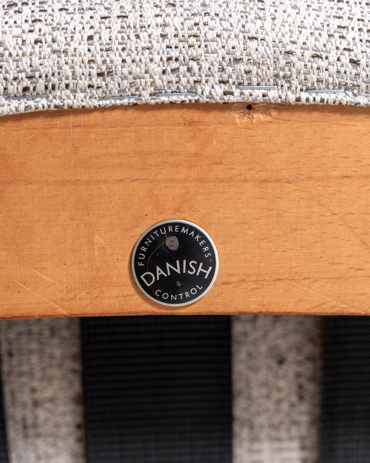 Poltrona “Papa Bear” con poggiapiedi di Hans J. Wegner per A.P. Stolen, Danimarca, anni ’50