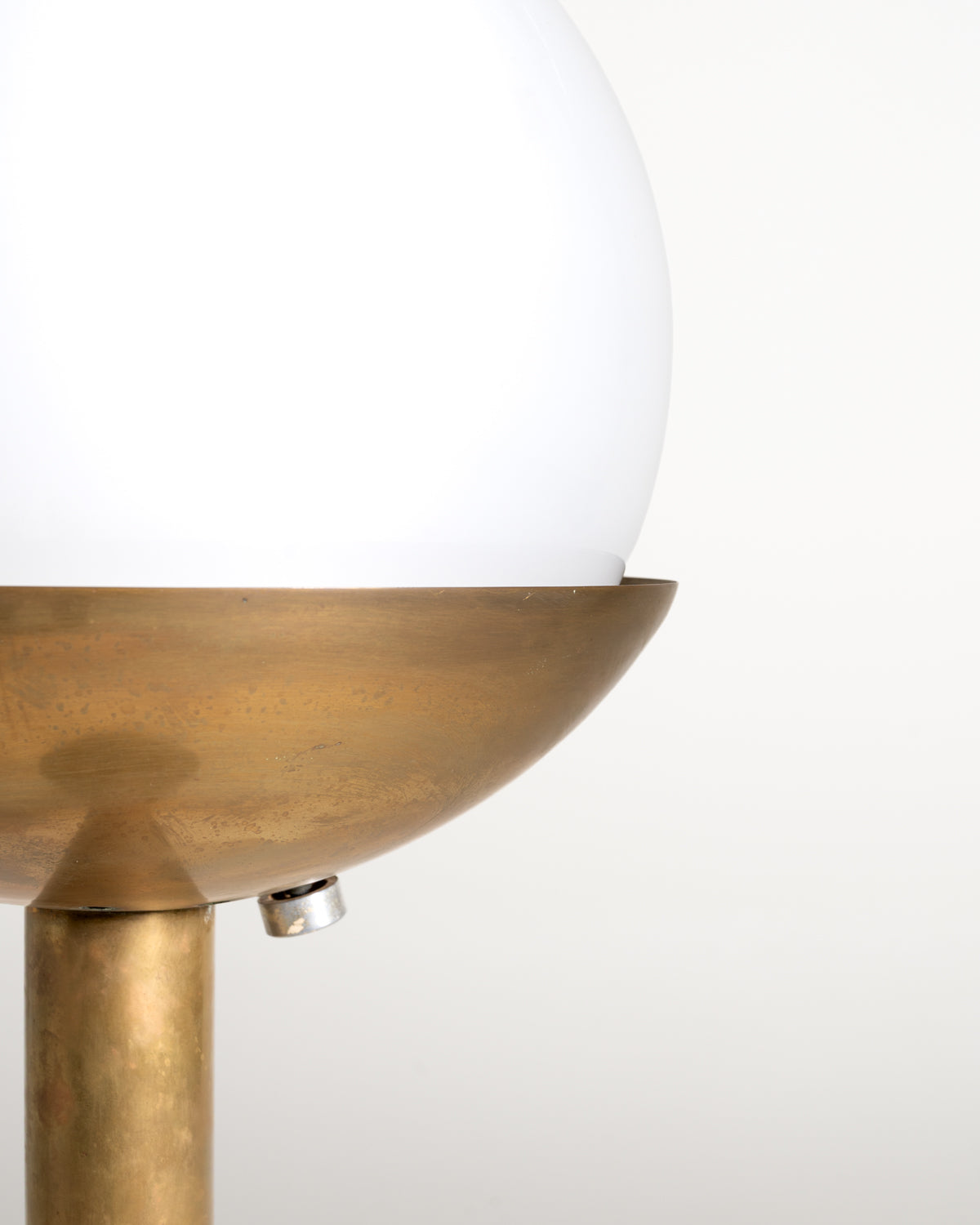 Lampada da terra italiana in ottone, anni ’60