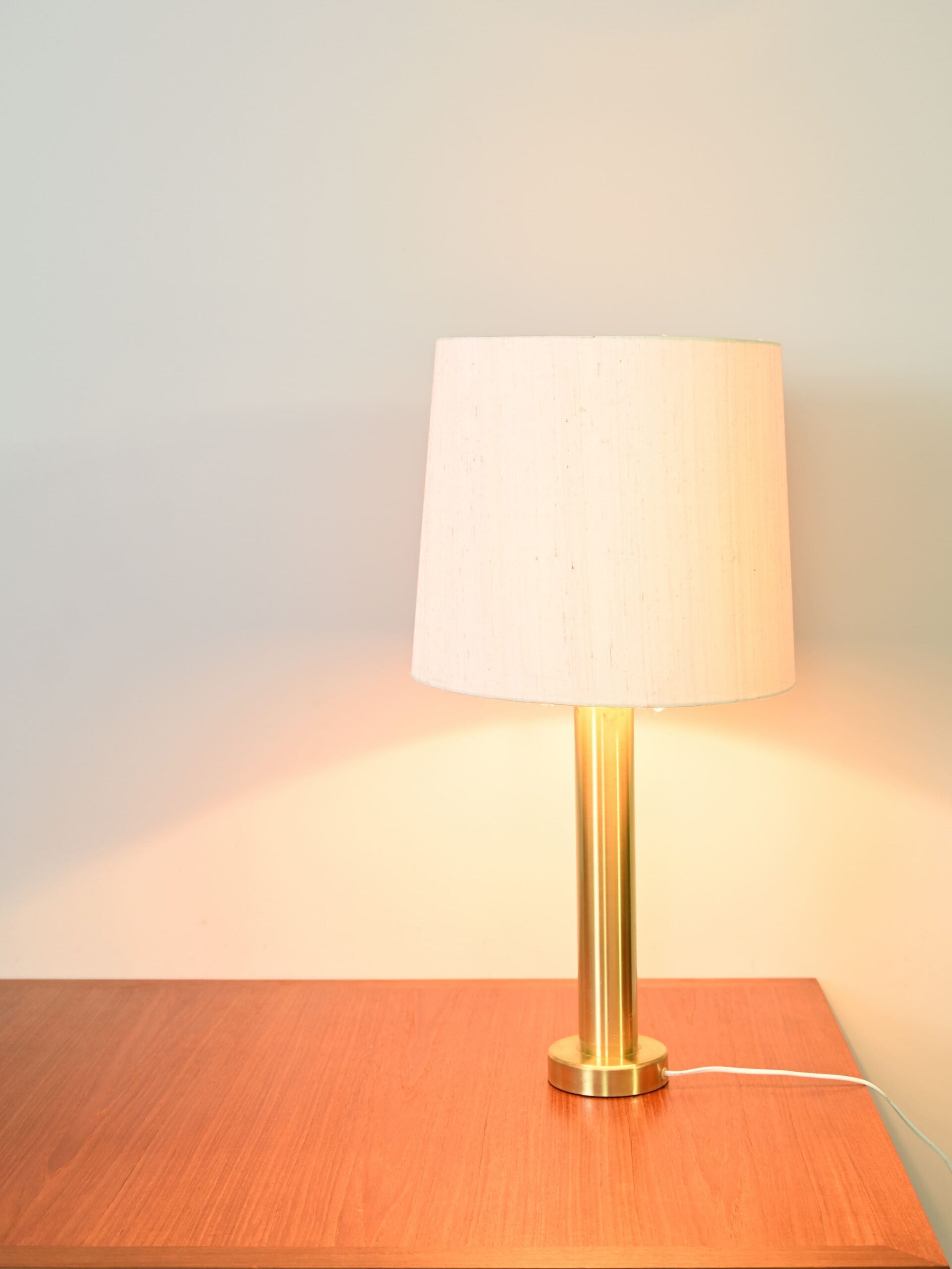Lampada dorata in ottone 2
