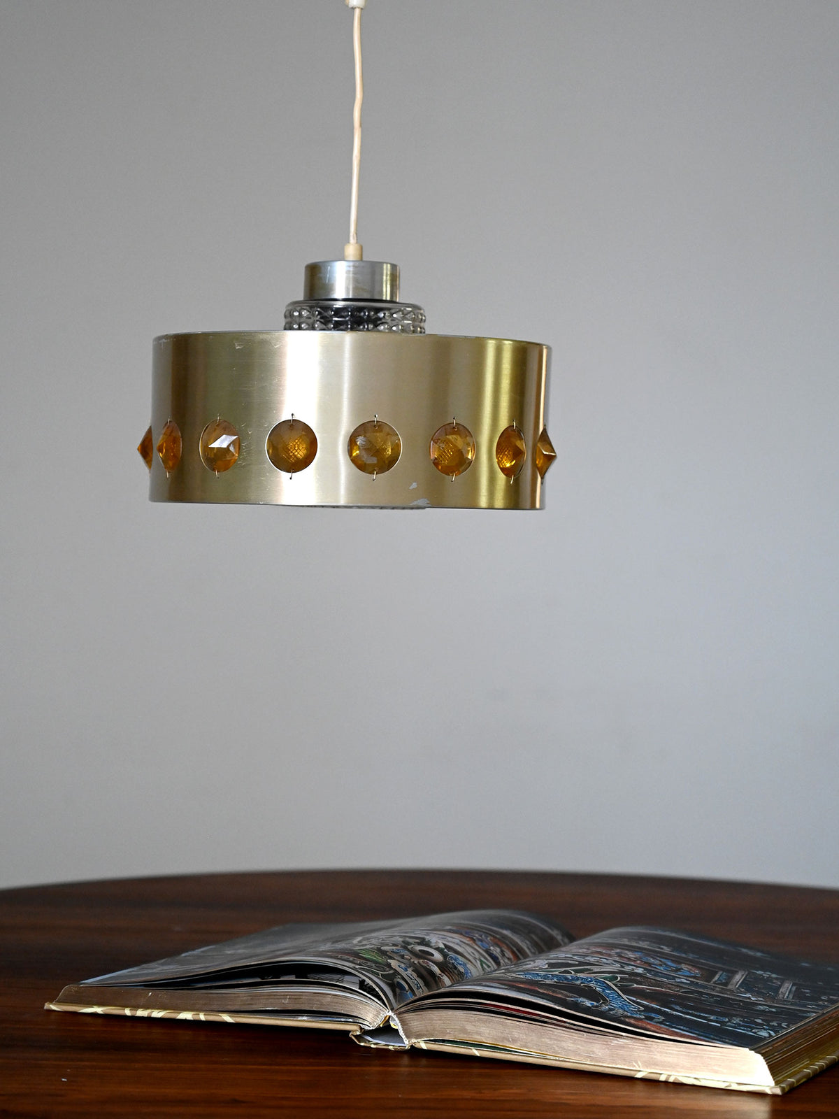 Lampada a sospensione con metallo e vetro