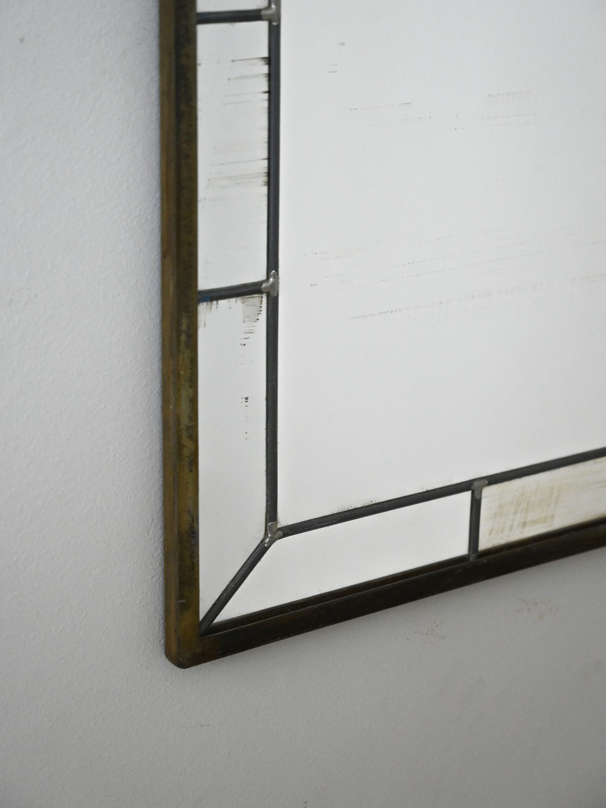 Specchio nordico in metallo anni '50 – Design vintage