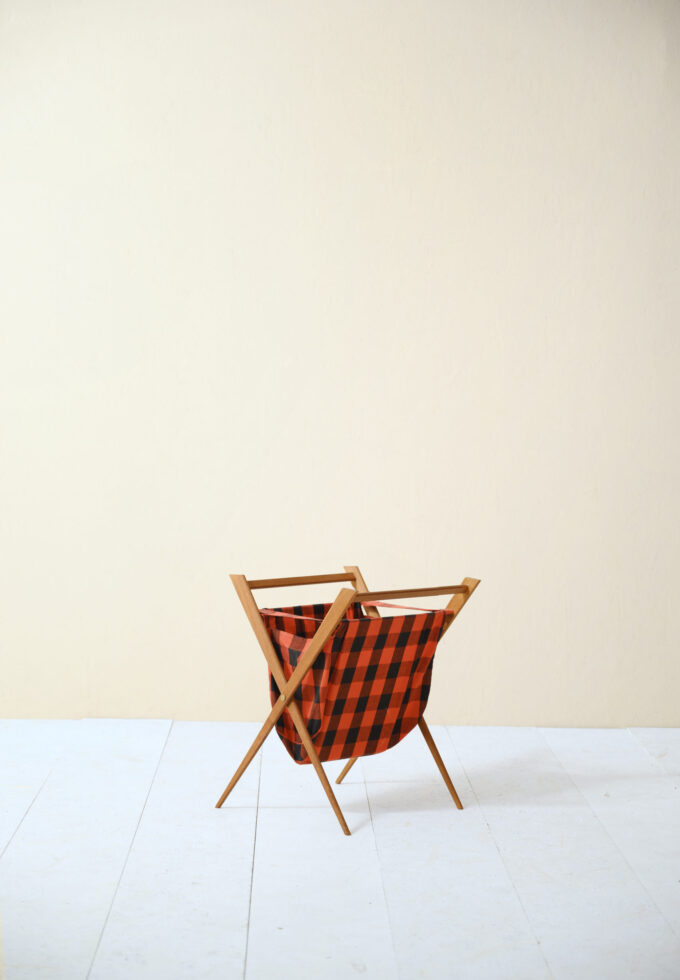 Portariviste-vintage-in-teak-degli-anni-’50