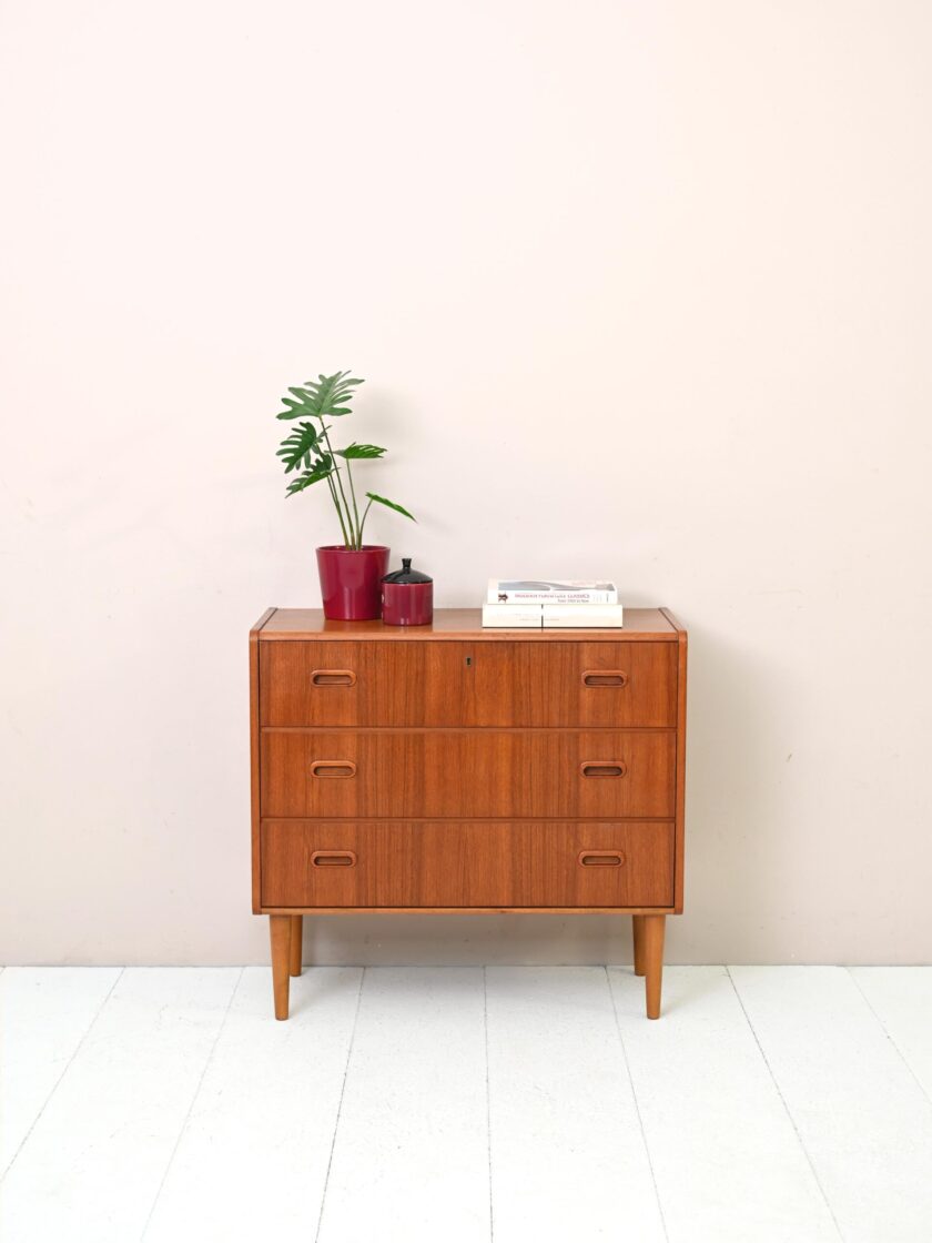 Cassettiera-vintage-scandinava-in-teak