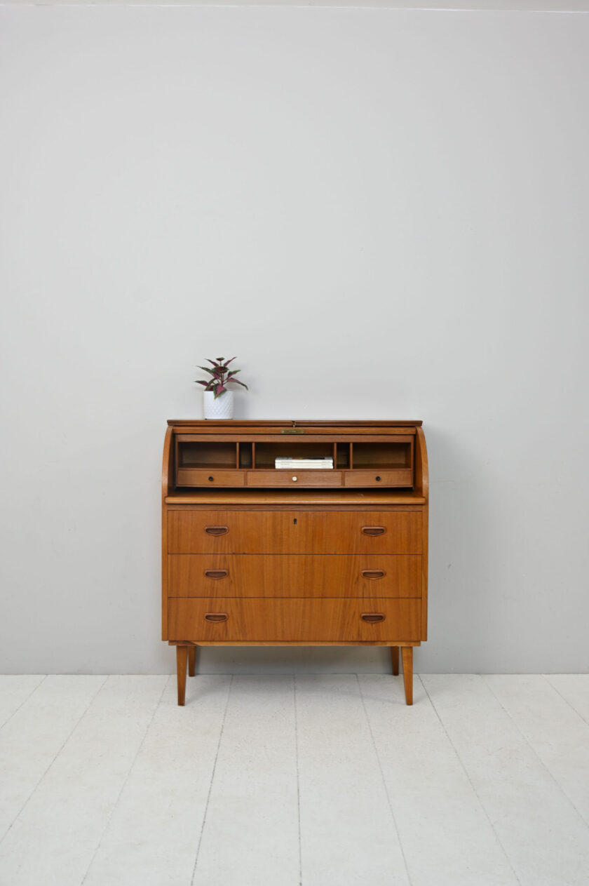 Secretaire-vintage-anni-‘60-di-modernariato-scandinavo