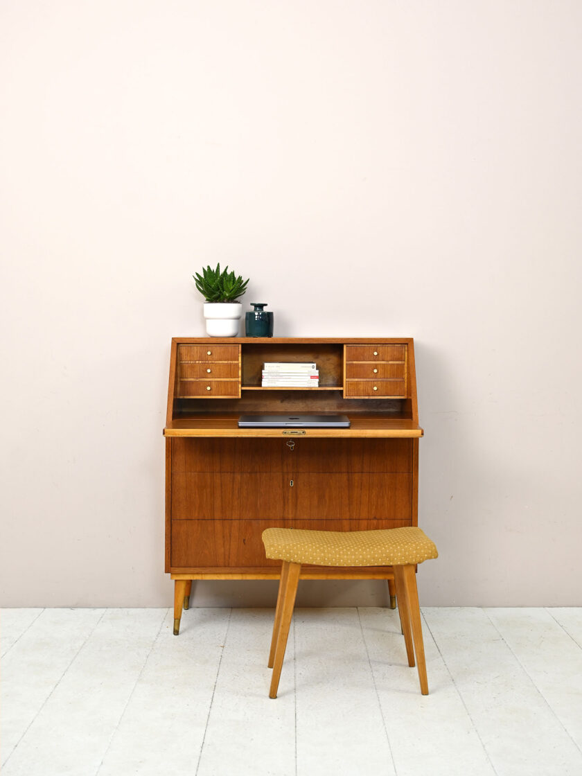 Secretaire-vintage-in-teak-con-scrittoio-a-ribalta