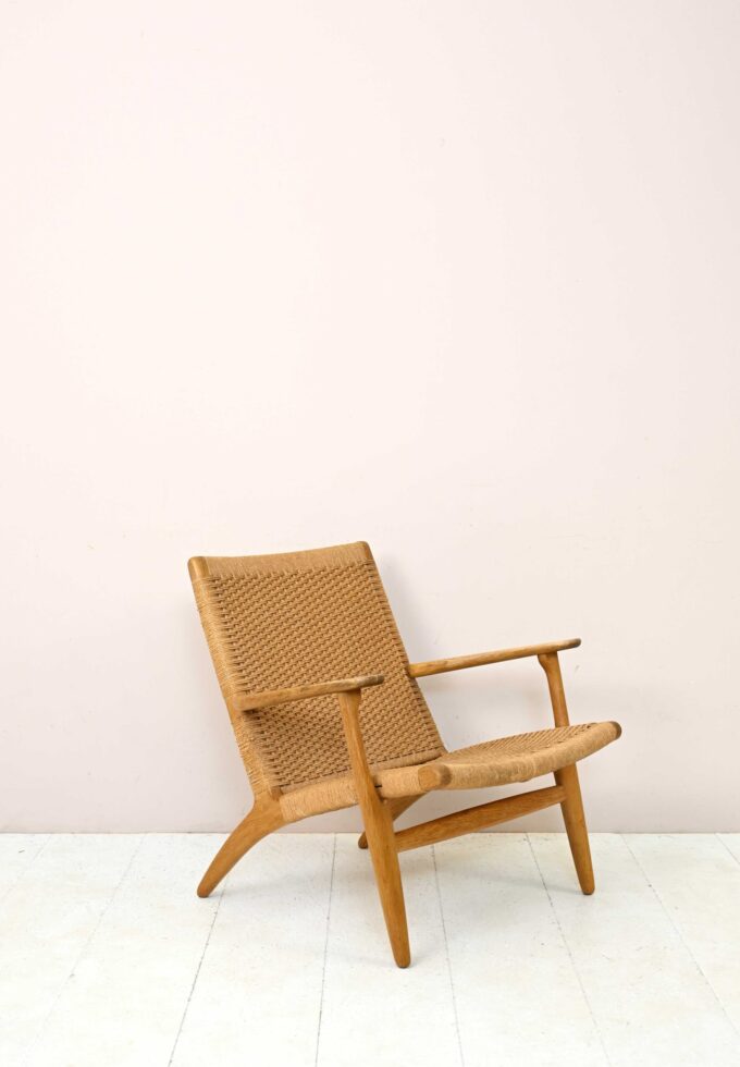 Poltrona-CH25--di-Hans-J.-Wegner-per-Carl-Hansen-&-Son