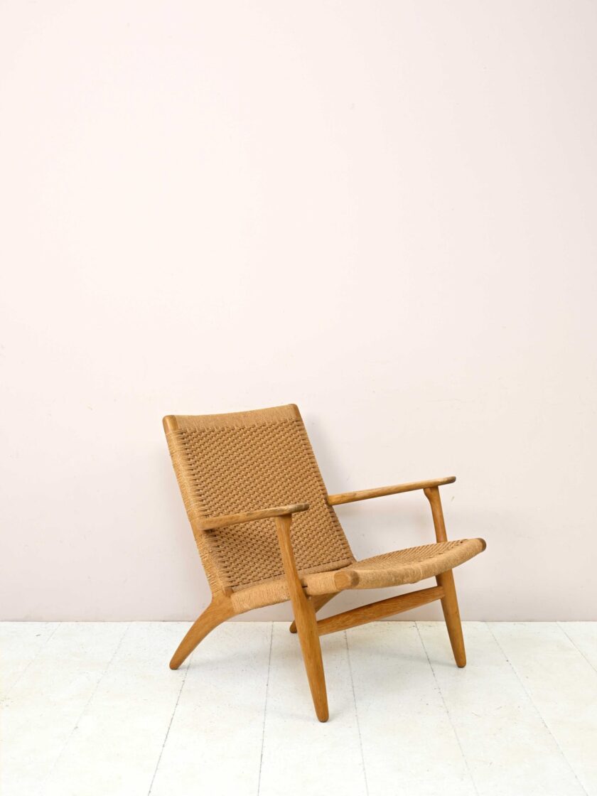 Poltrona-CH25--di-Hans-J.-Wegner-per-Carl-Hansen-&-Son