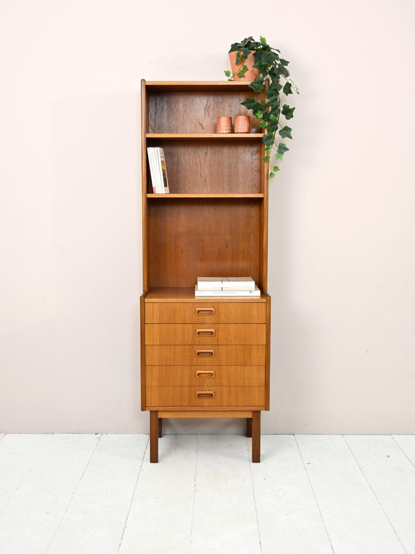 Libreria-vintage-con-cassetti