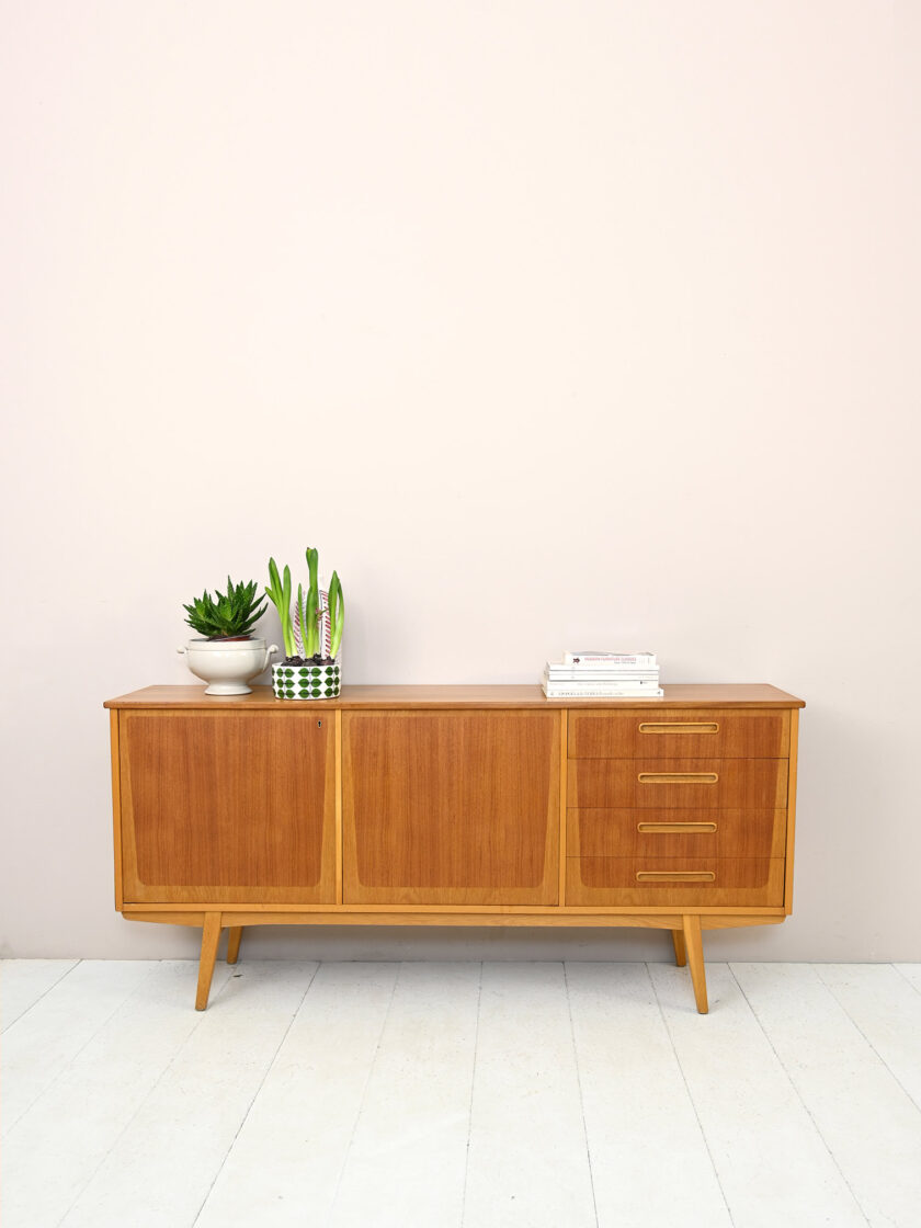 Sideboard-di-modernariato-in-teak-e-rovere