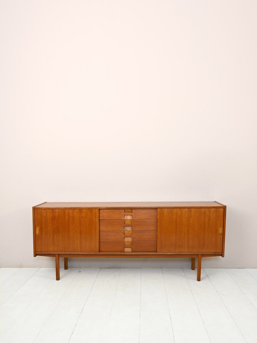 Sideboard-con-cassetti