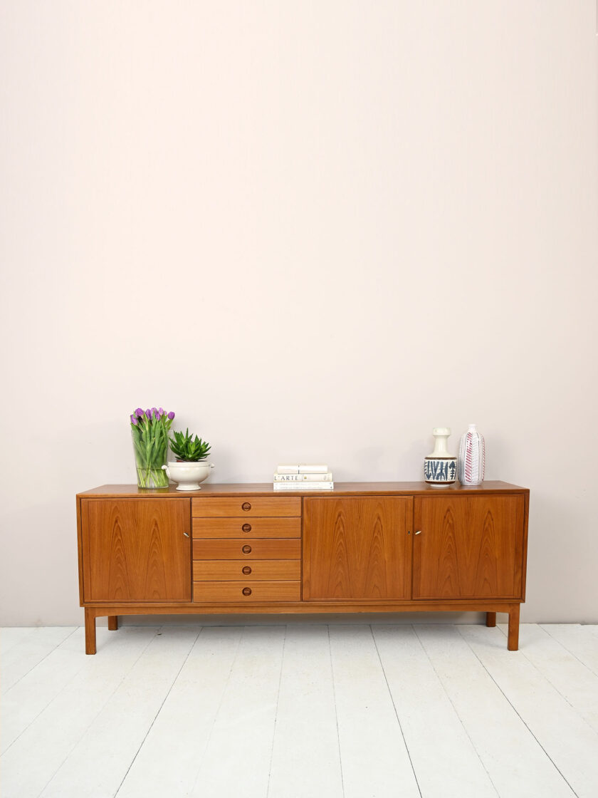 Sideboard-vintage-in-teak-con-cassetti