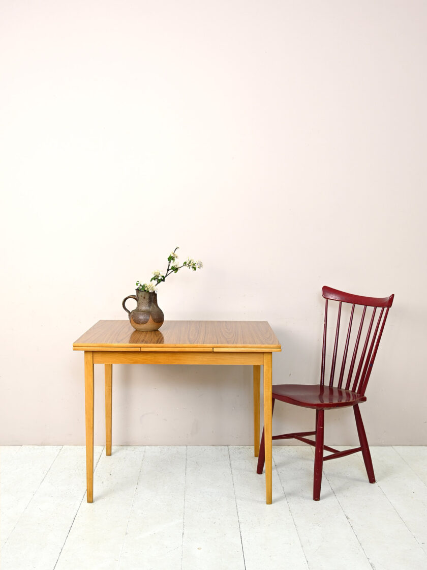 Tavolo da pranzo anni ‘60 con piano in formica