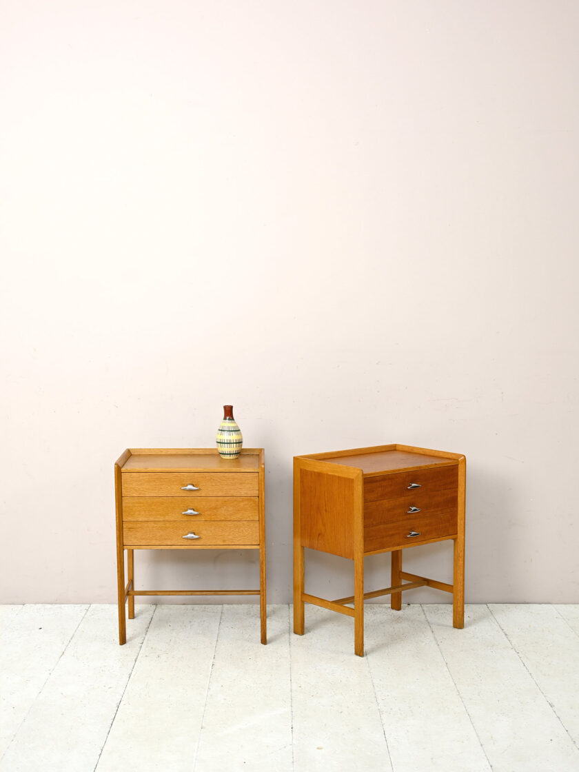 Comodini scandinavi vintage con cassetti