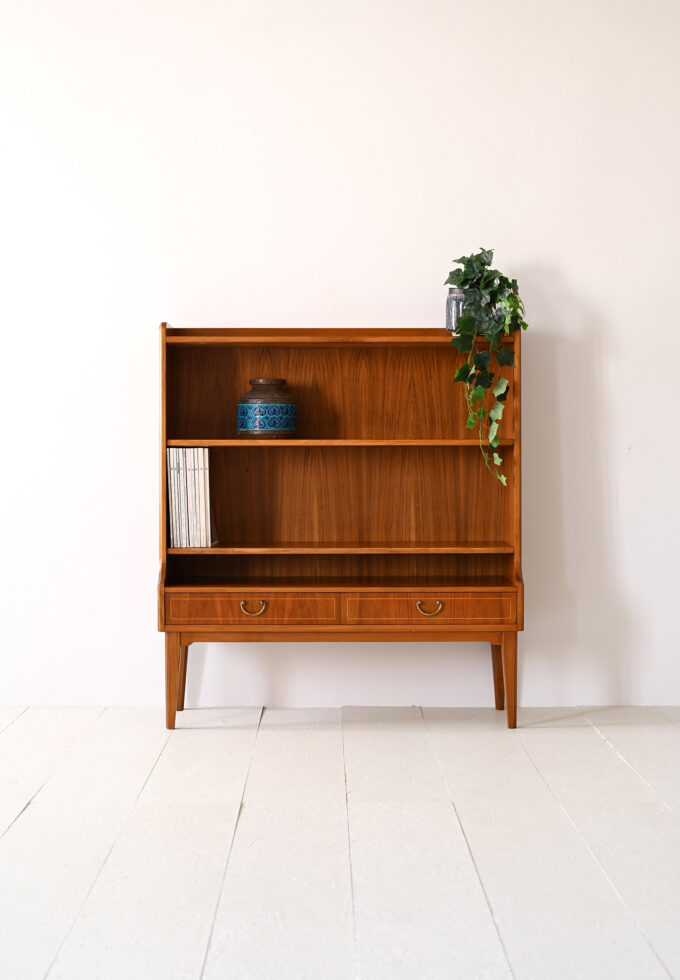 Libreria-scandinava-in-teak-con-cassetti