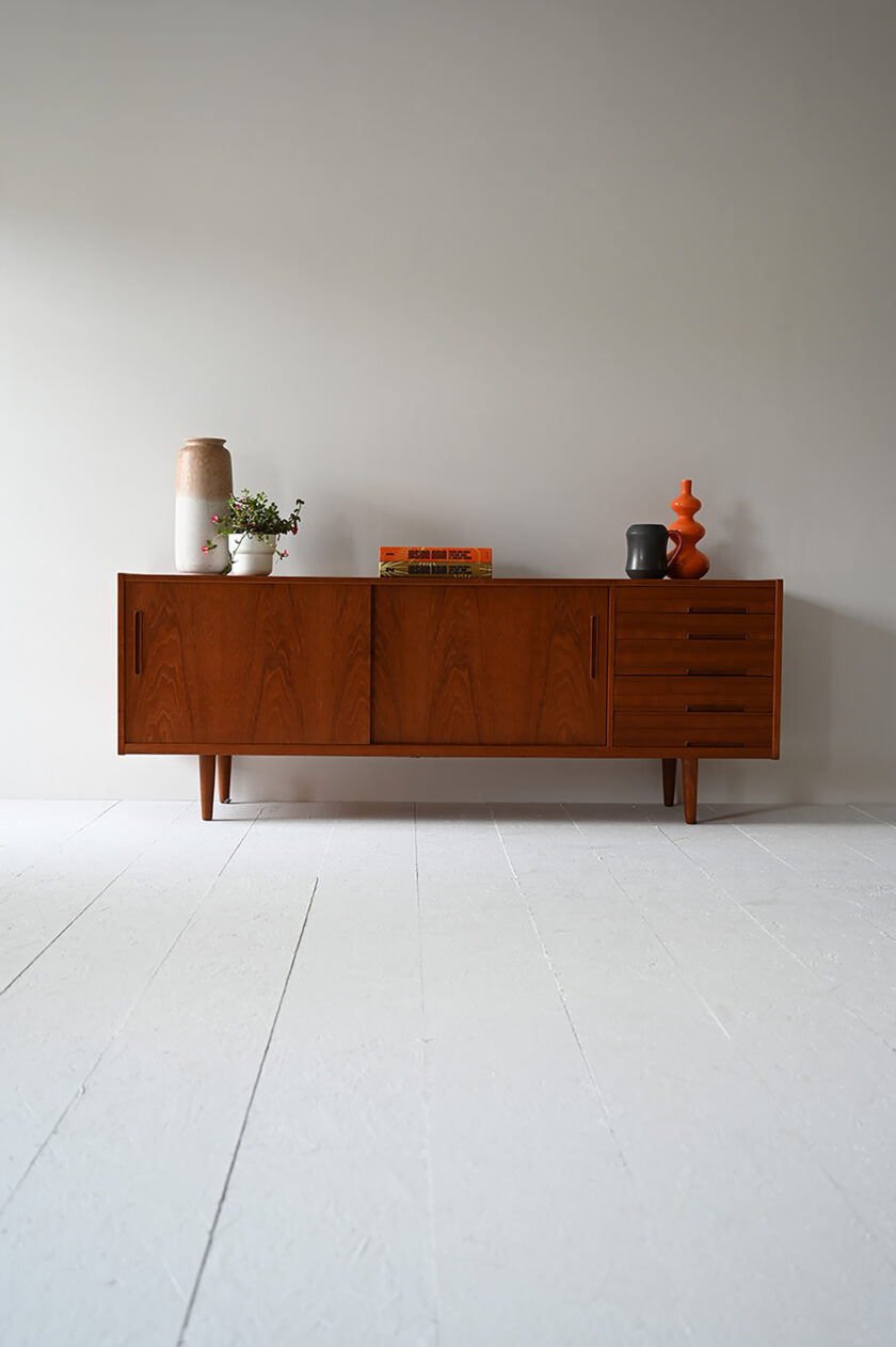 Sideboard nordico di Nils Jonsson