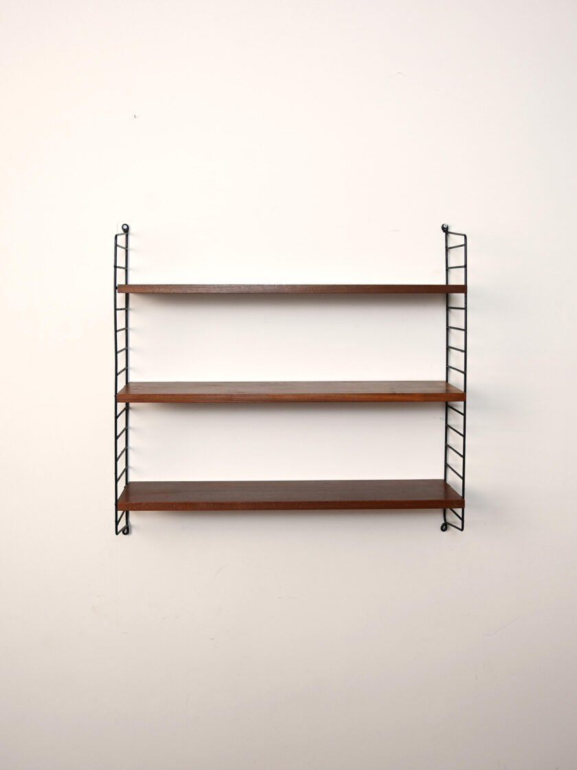 Libreria-scandinava-vintage-a-muro