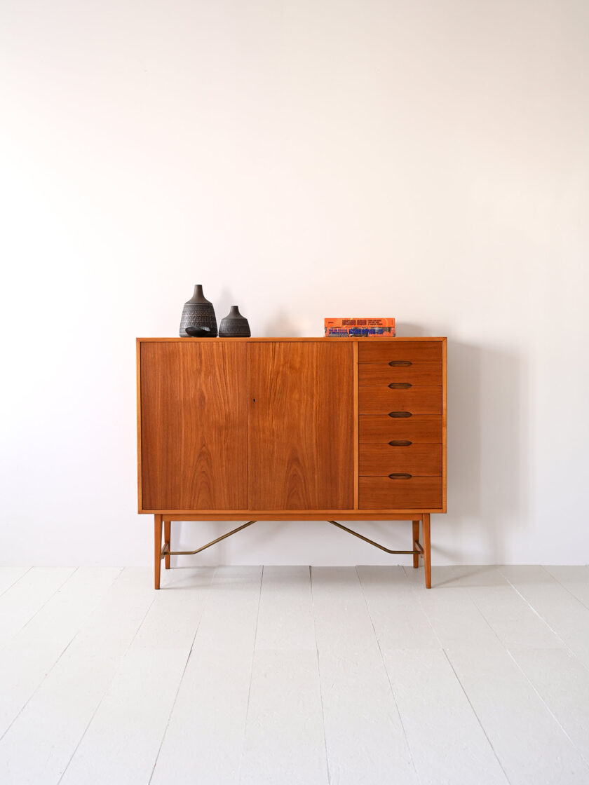 Highboard-scandinavo-in-teak-con-cassetti