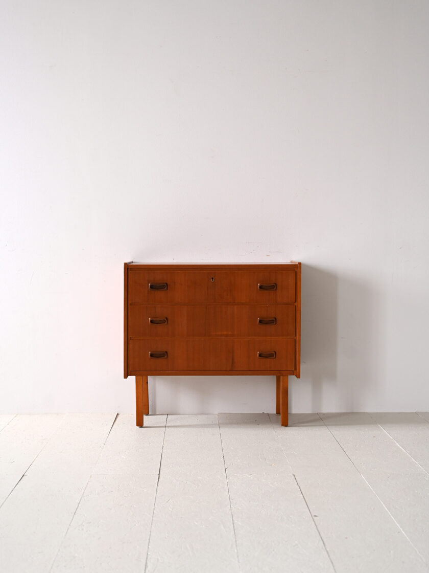 Nordic chest of drawers with 3 drawers