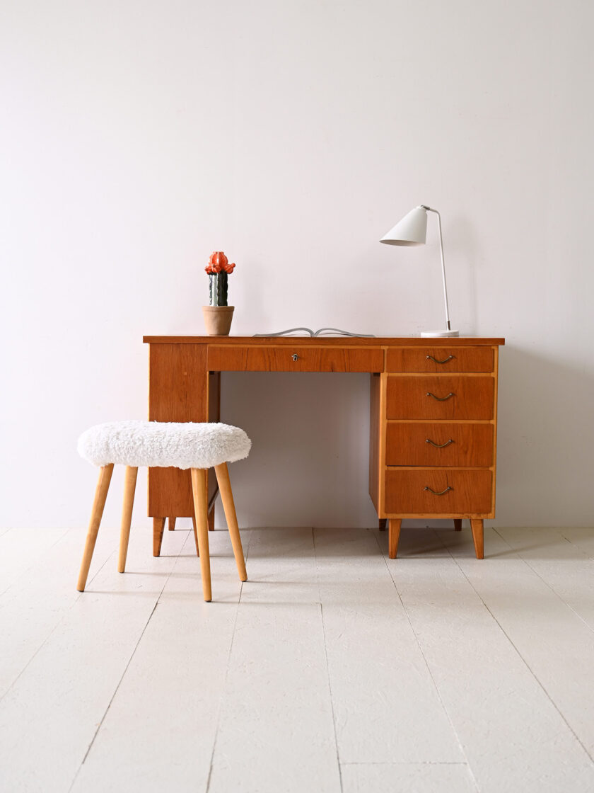 Scrivania-vintage-in-teak