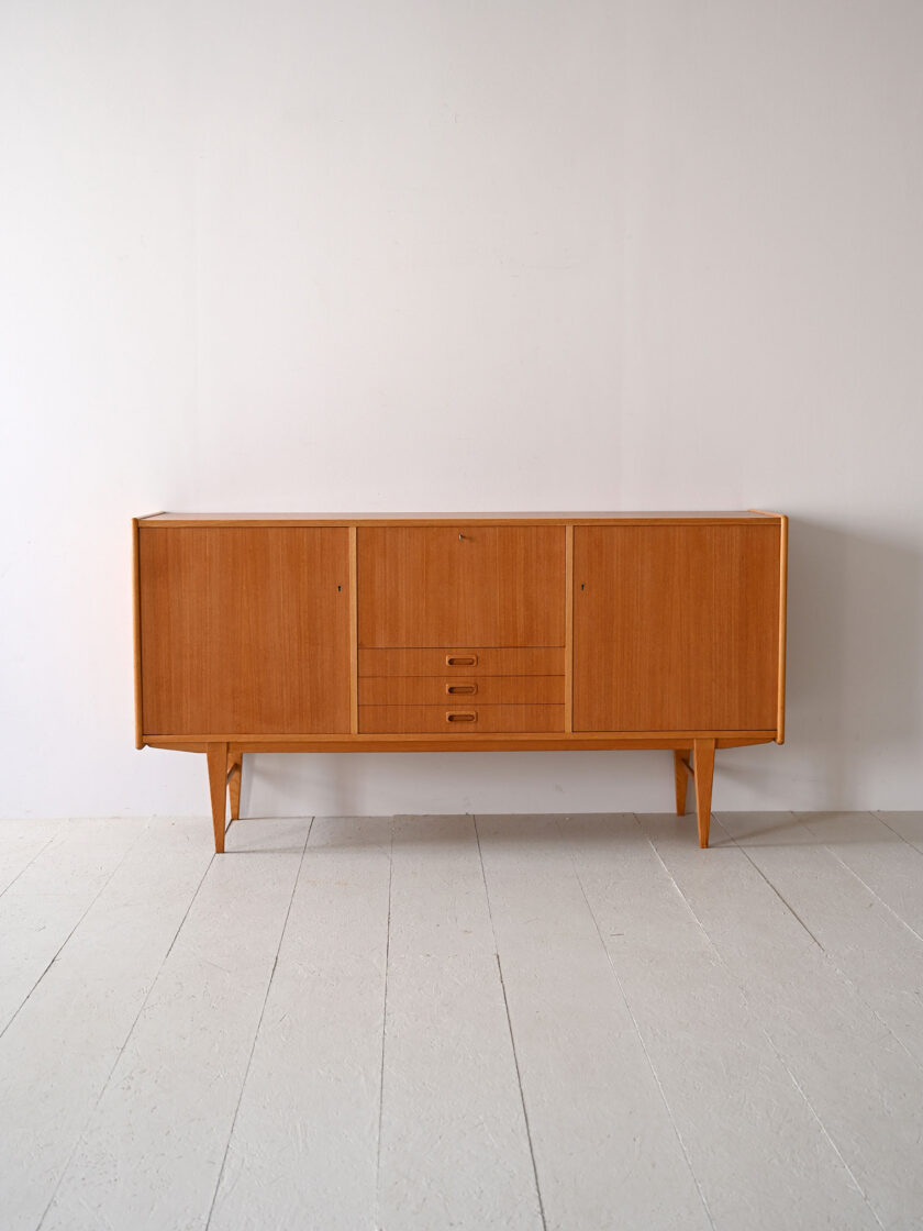 Sideboard in rovere con cassetti