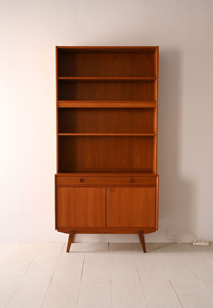 Libreria-con-piccolo-sideboard