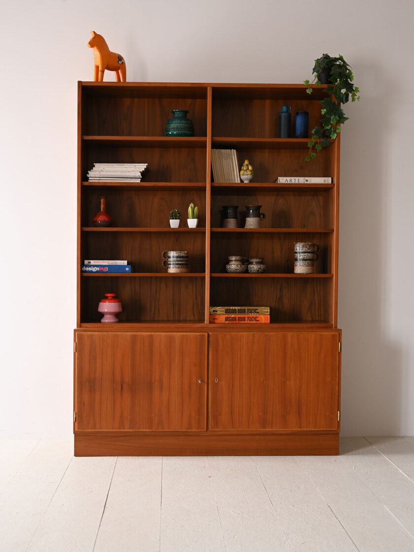 Libreria-vintage-in-teak-con-sideboard