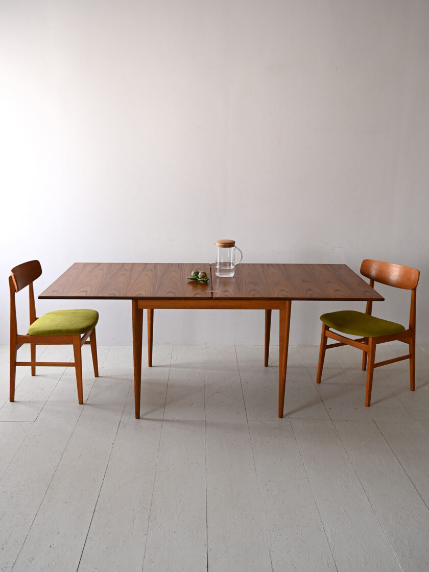 Tavolo scandinavo quadrato allungabile in teak