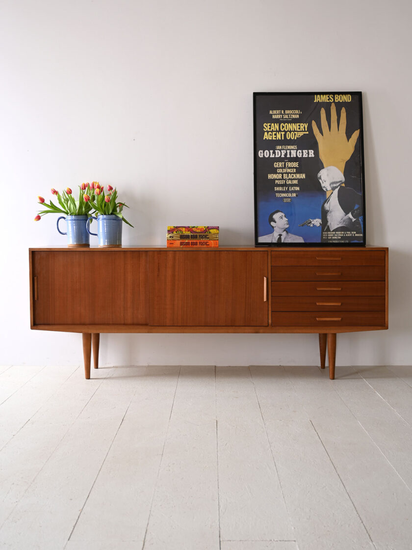 Sideboard con cassetti in legno scuro