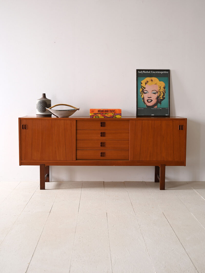 Sideboard-con-cassetti-centrali-degli-anni-'60