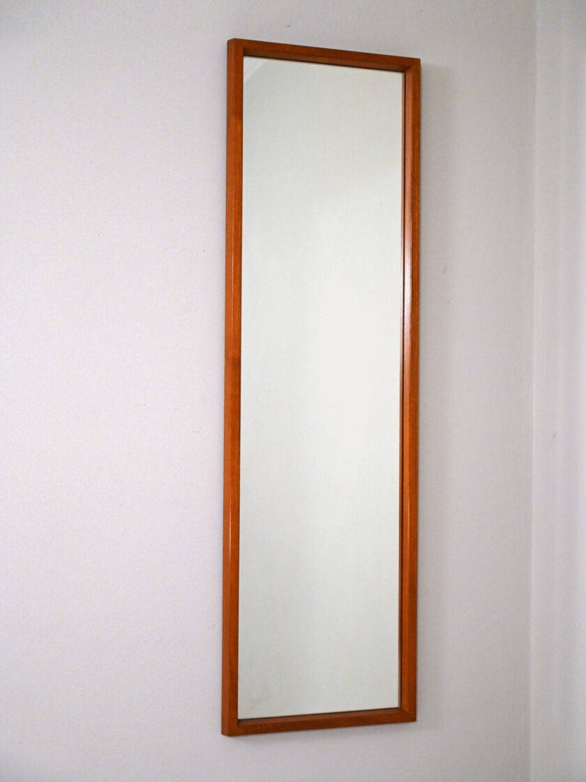 Scandinavian rectangular mirror