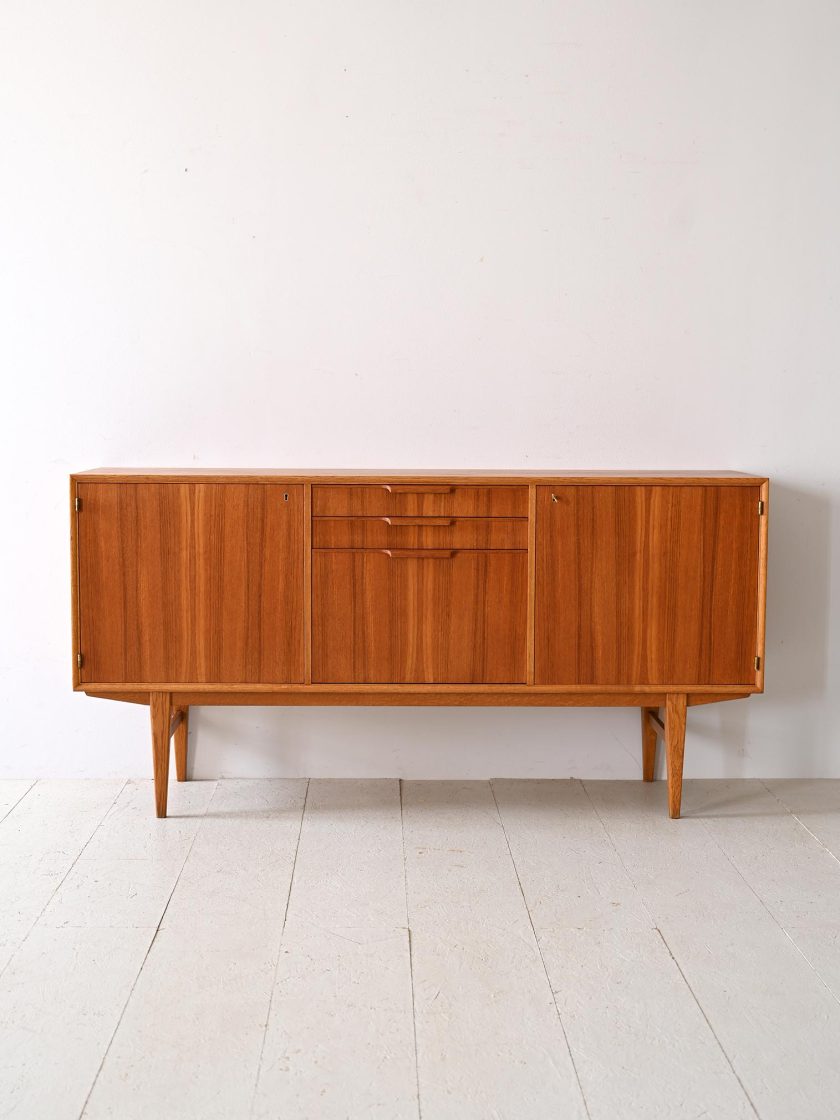 Sideboard vintage con cassetti centrali-a