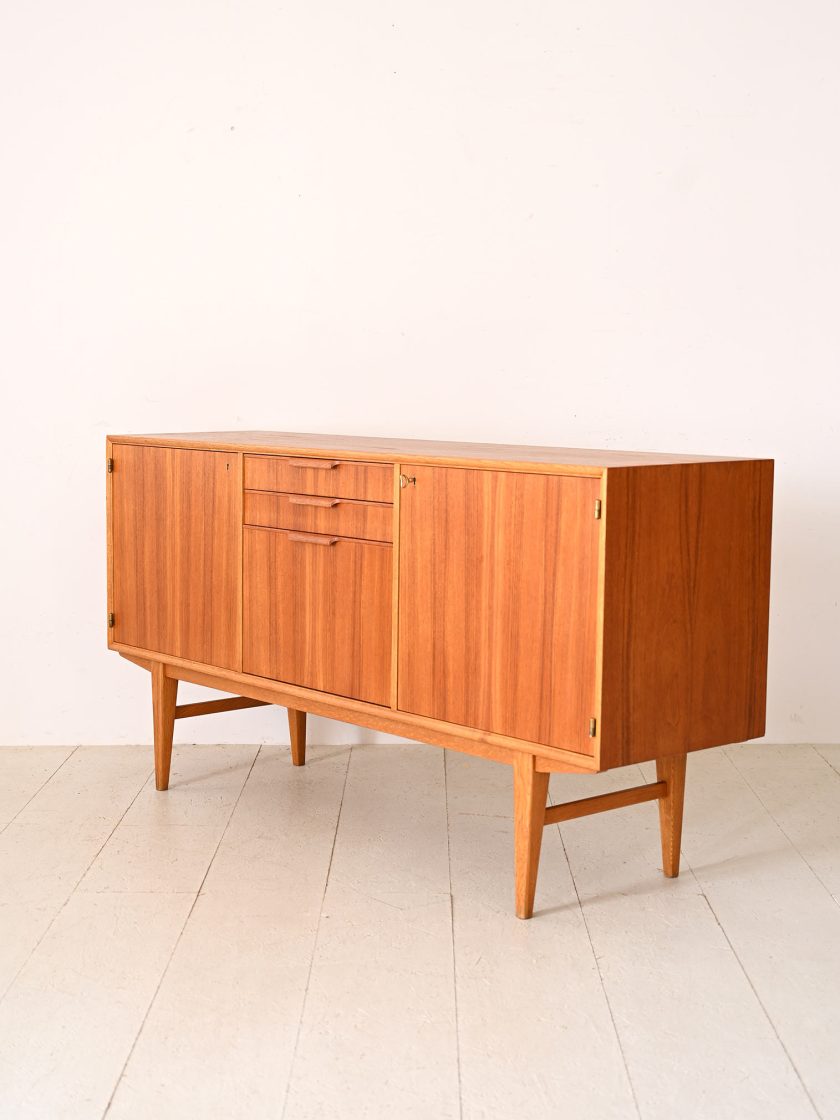 Sideboard vintage con cassetti centrali-e